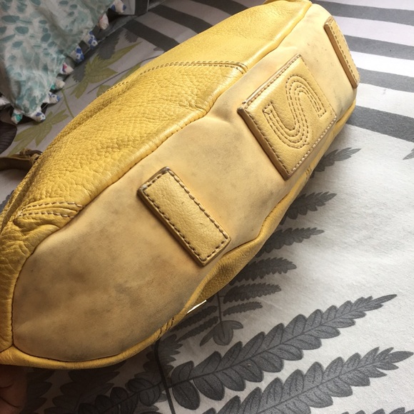 💛“The Sak” hobo in vibrant yellow. 💛 - Picture 15 of 17